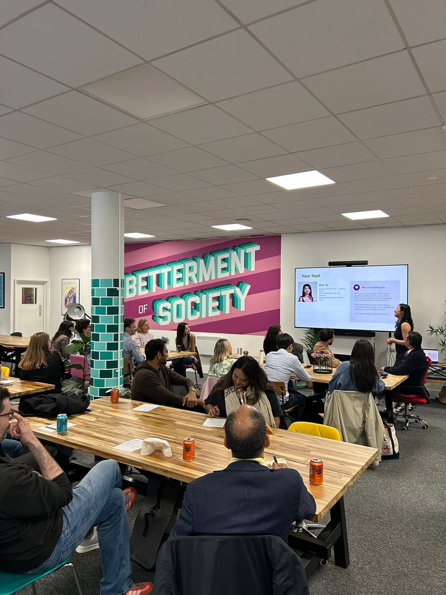 Kim To hosting a pitch and practice session with VCs at LSE Generate in 2026
